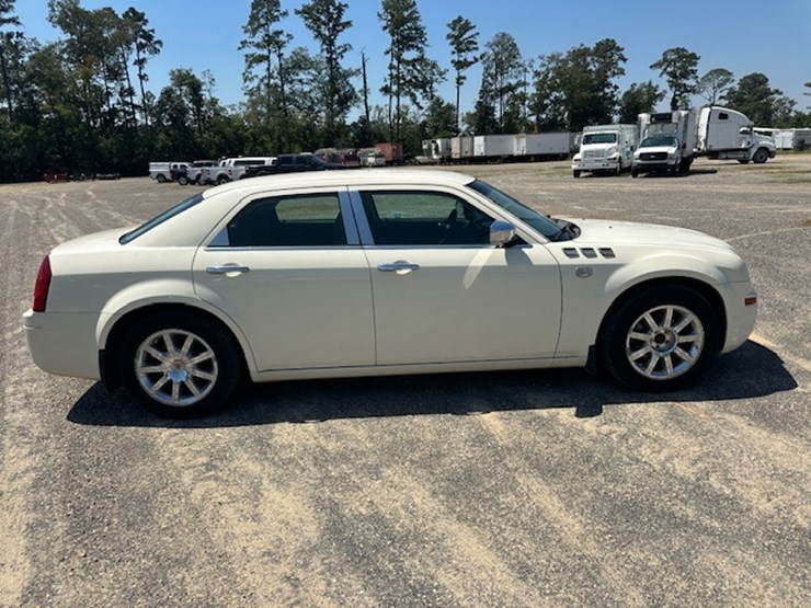 #23051-•-2007-chrysler-300-image-7