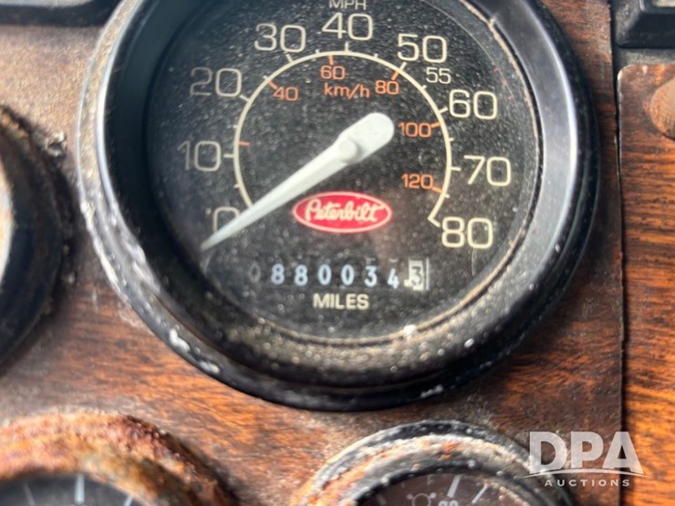 1998-peterbilt-385-image-81