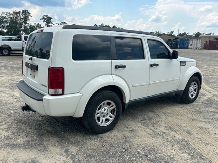 2010-dodge-nitro-image-3