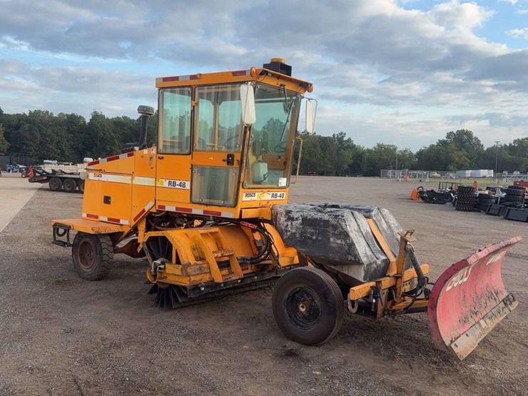 rosco-4800-sweeper-image-2