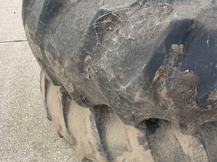2-20.8-38-tractor-tires-image-3