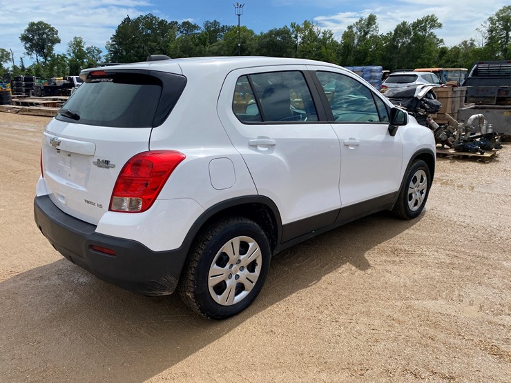 #22411-•-2016-chevrolet-trax-image-3