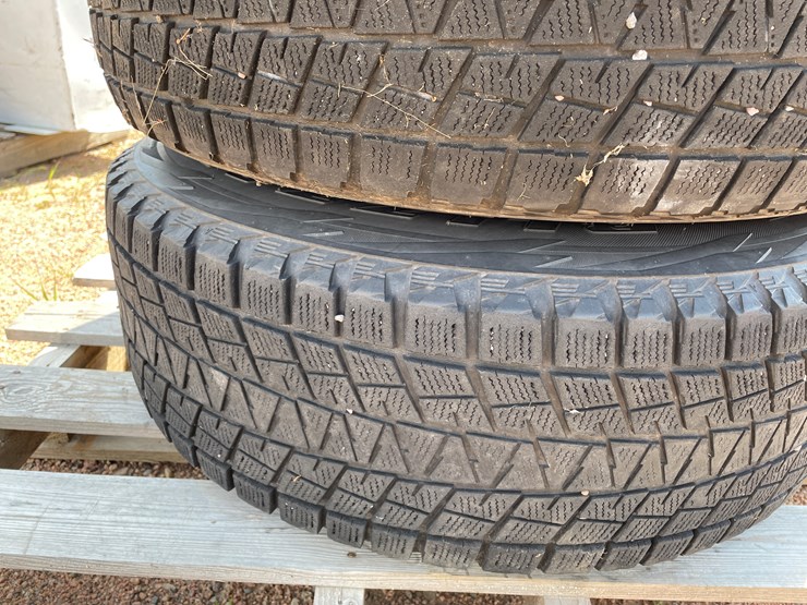 #4753-•-set-of-(4)-tires-on-rims-image-10