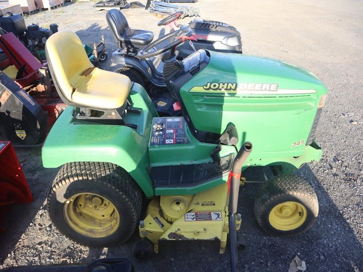 john-deere-345-image-9