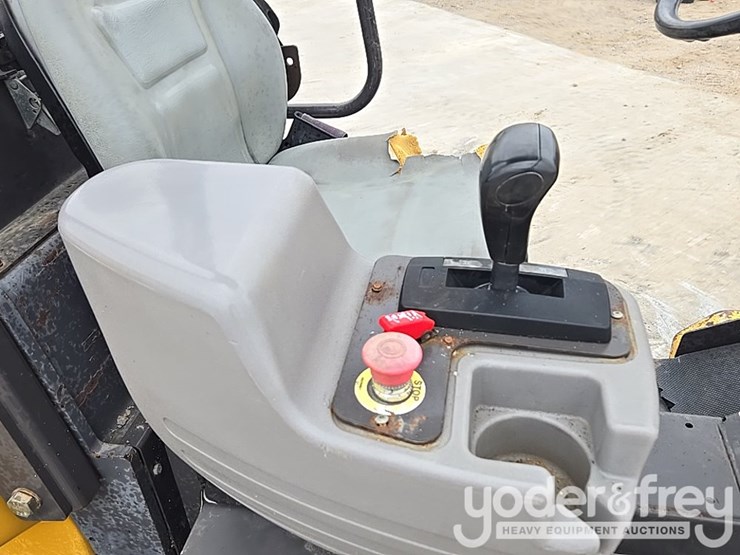 2012-volvo-sd25f-image-22