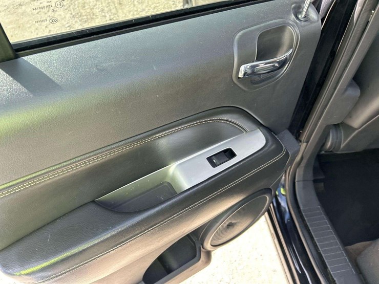 2014-jeep-compass-image-21