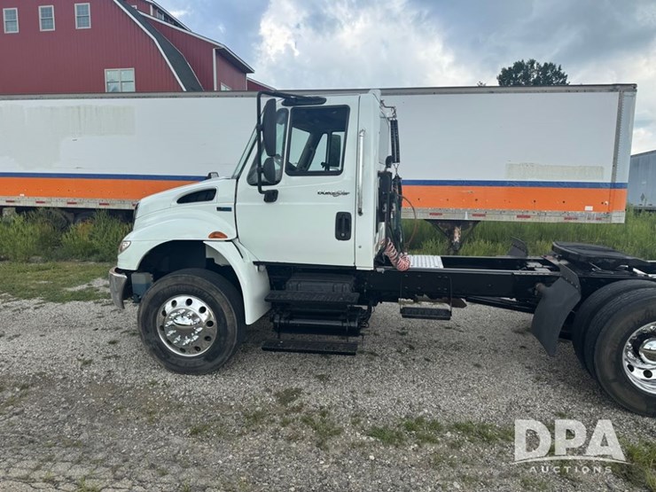 2013-international-durastar-4400-image-5