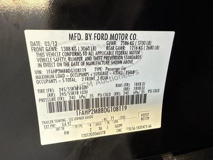 2013-ford-taurus-sdn-image-14