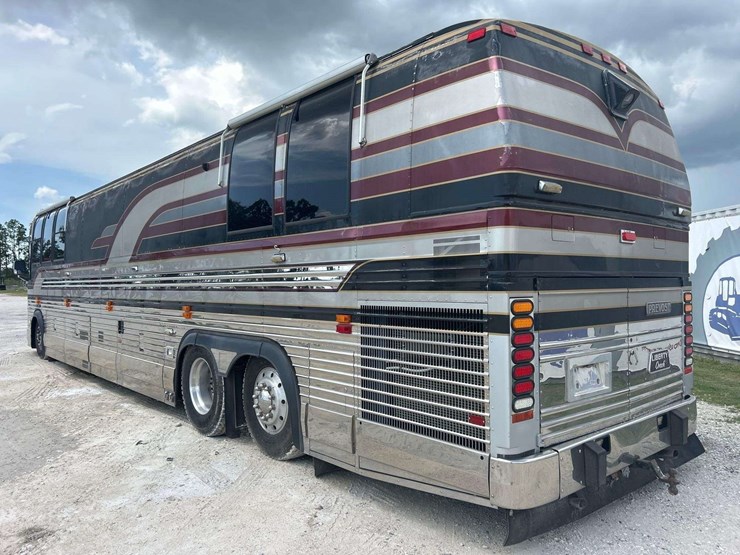 1994-prevost-liberty-coach-motorhome-image-4