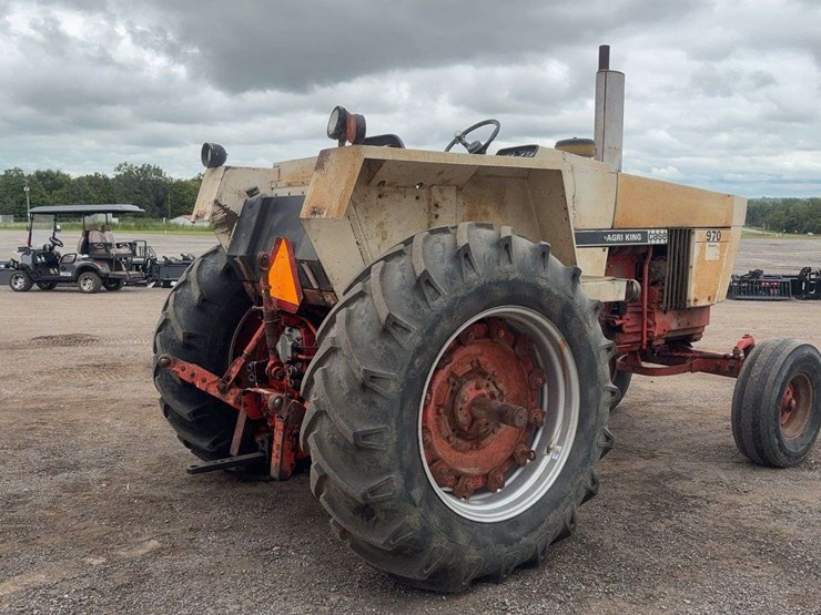 1977-case-970-2wd-tractor-image-3