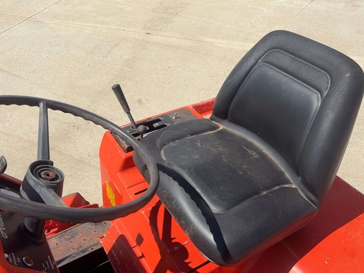 ariens-s14g-lawn-tractor-image-13