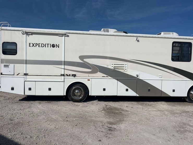 2002-fleetwood-expedition-36ft-motorhome-image-29