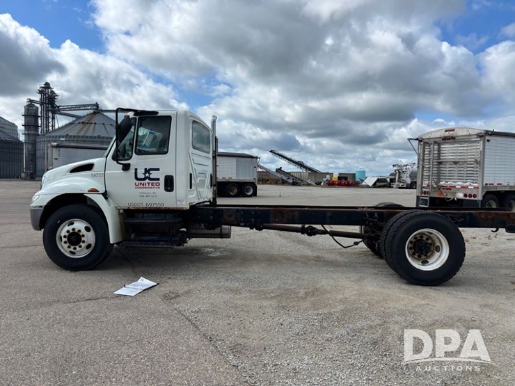 2007-international-durastar-4300-image-13