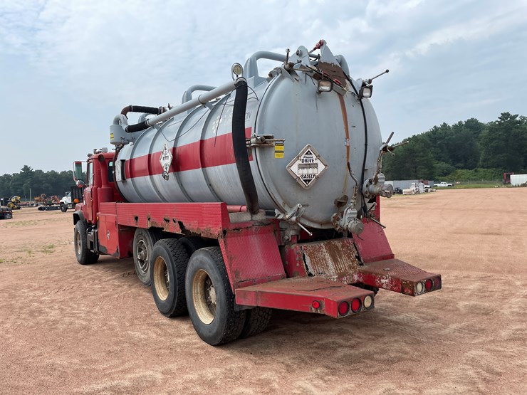 #4728-•-1995-mack-tri-axle-water-tank-truck-(has-wi-title)-image-14