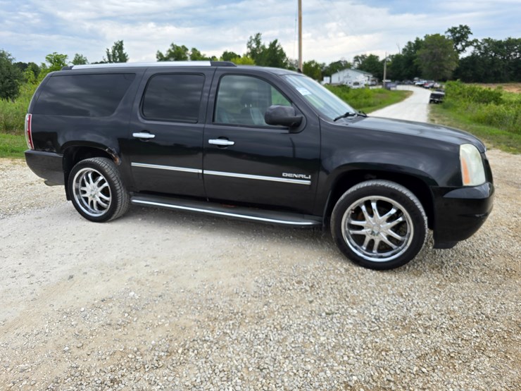 2011-gmc-yukon-xl-image-33