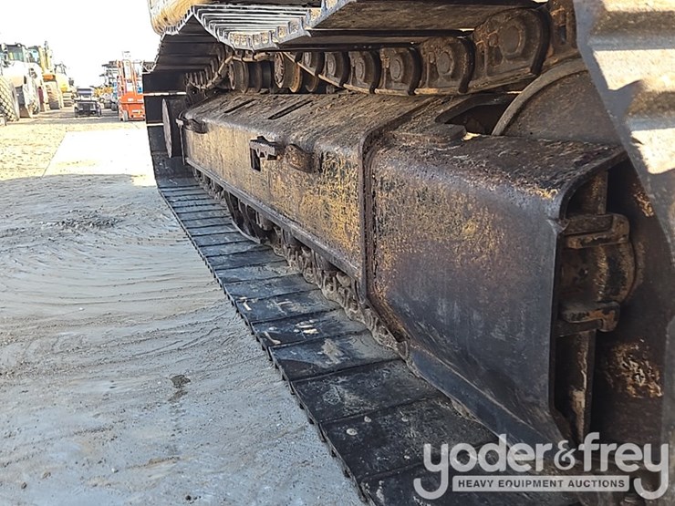 2015-caterpillar-336-f-image-24