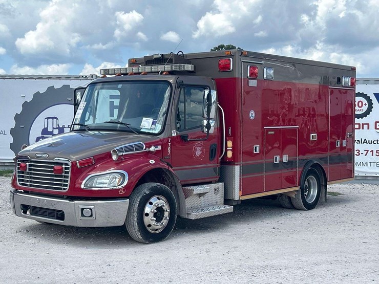 2009-freightliner-m2-106-medtec-ambulance-image-1