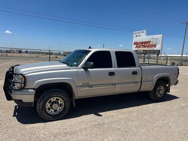 2006-chevrolet-silverado-1500hd-image-1