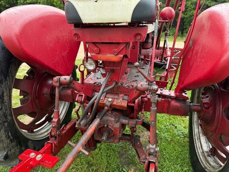 farmall-460-gas-tractor-with-loader-image-9