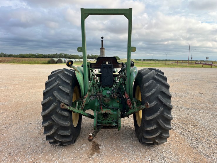 1976-john-deere-2240-image-8