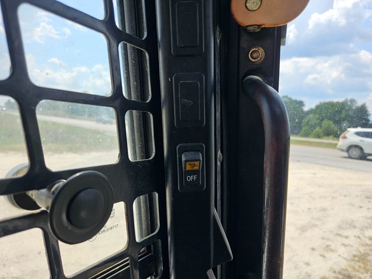 2019-bobcat-t870-image-48