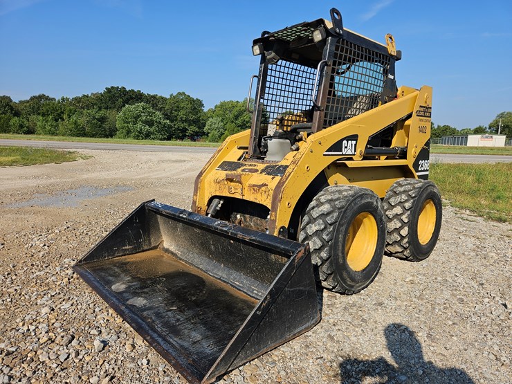 2004-caterpillar-236b-image-1