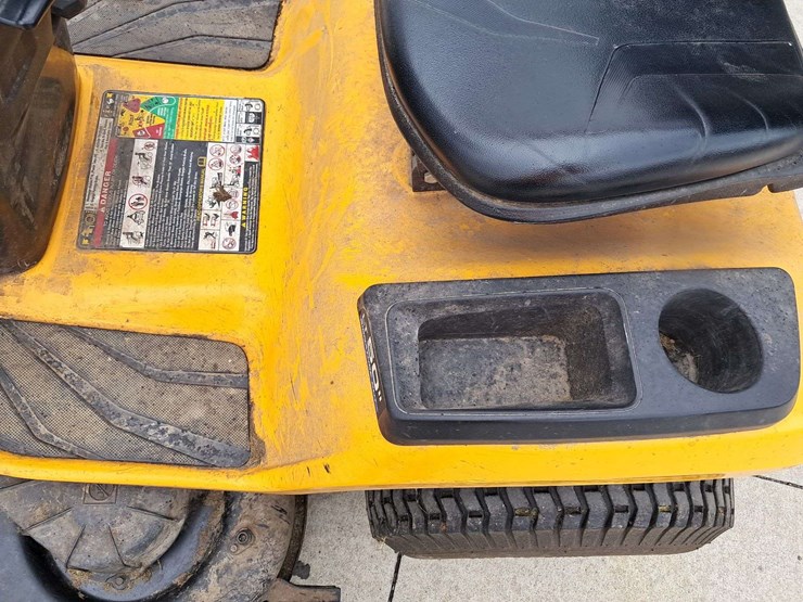 cub-cadet-lawn-tractor-image-7