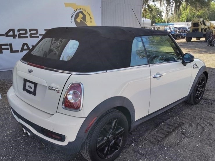 2013-mini-convertible-cooper-s-runs/moves-image-5