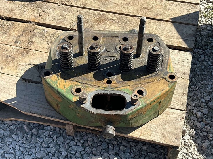 john-deere-model-g-head-image-4