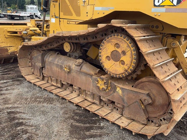 2013-caterpillar-d6t-xw-image-5