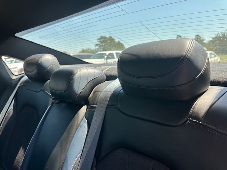 #23052-•-2015-chrysler-200s-image-25