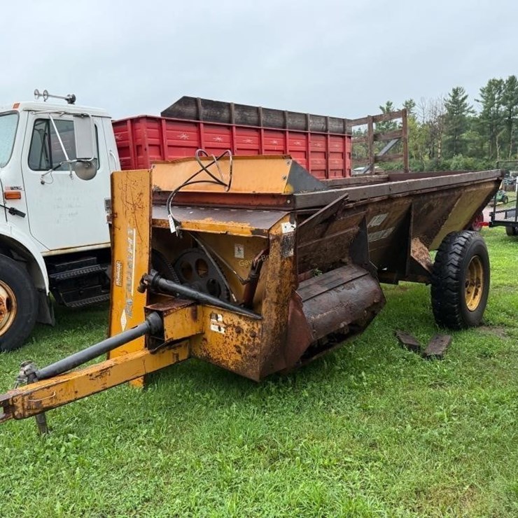 Kuhn Knight 7112 Slinger Manure Spreader