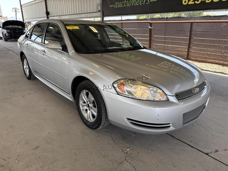 2016-chevrolet-impala-ls-sdn-image-2