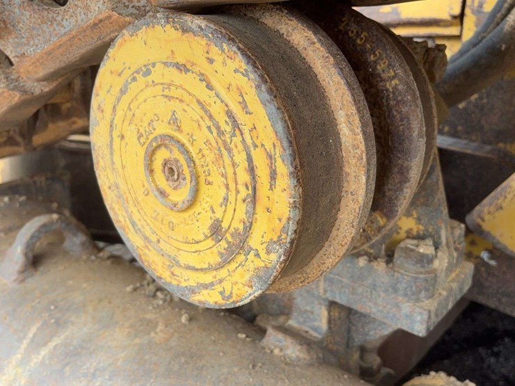 2013-caterpillar-d6t-xw-image-11