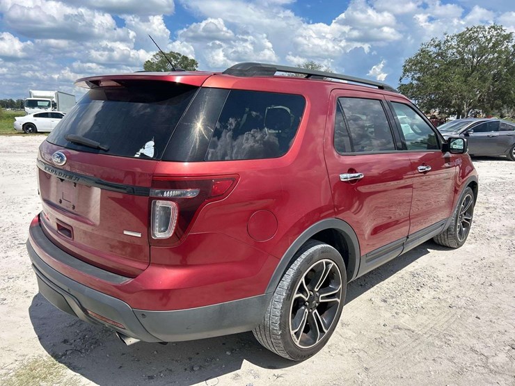 2014-ford-explorer-image-3