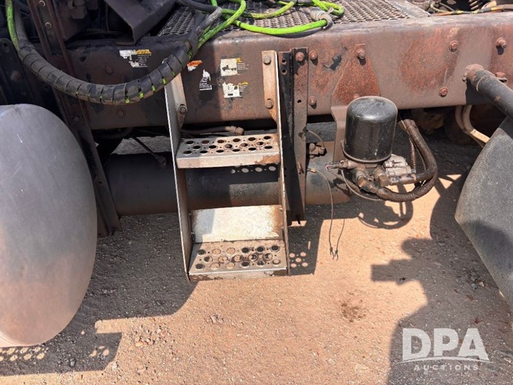 2003-kenworth-t800-image-27