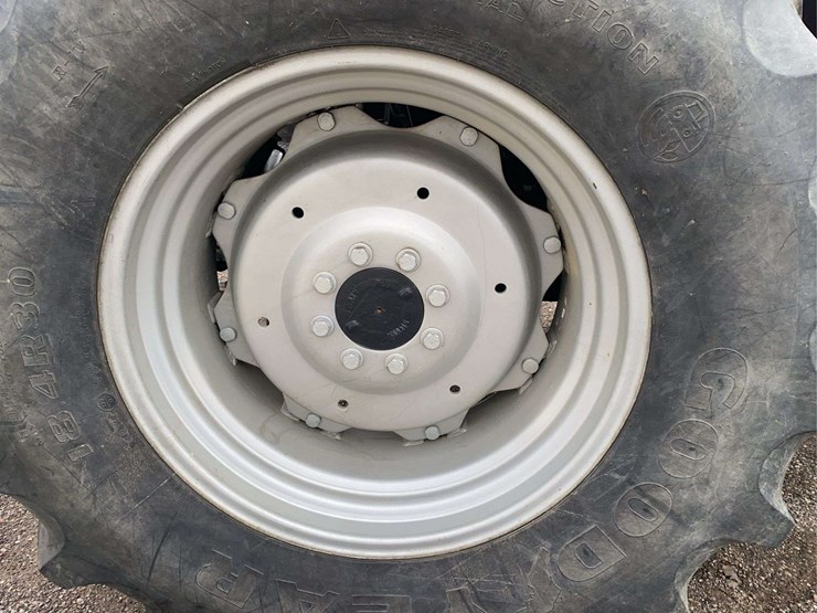 case-jx80-4wd-tractor-image-13