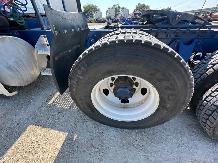 international-prostar-image-9