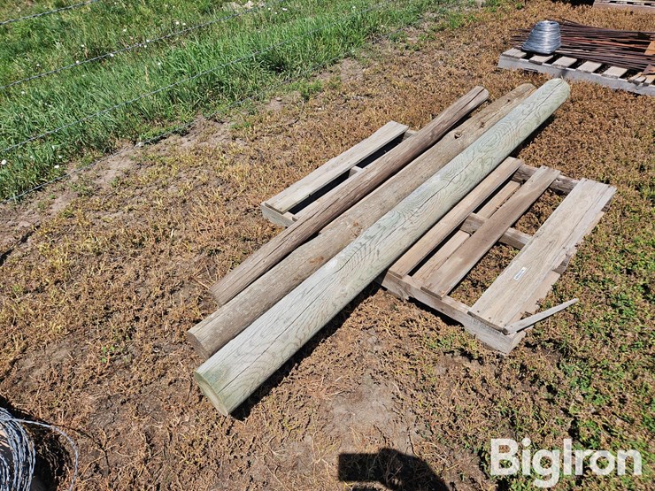 wooden-posts-image-3