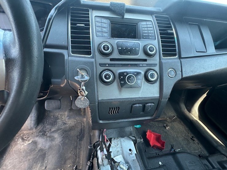 #23002-•-2017-ford-taurus-image-51
