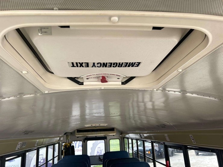 2009-ic-corporation-pb105-school-bus-image-17