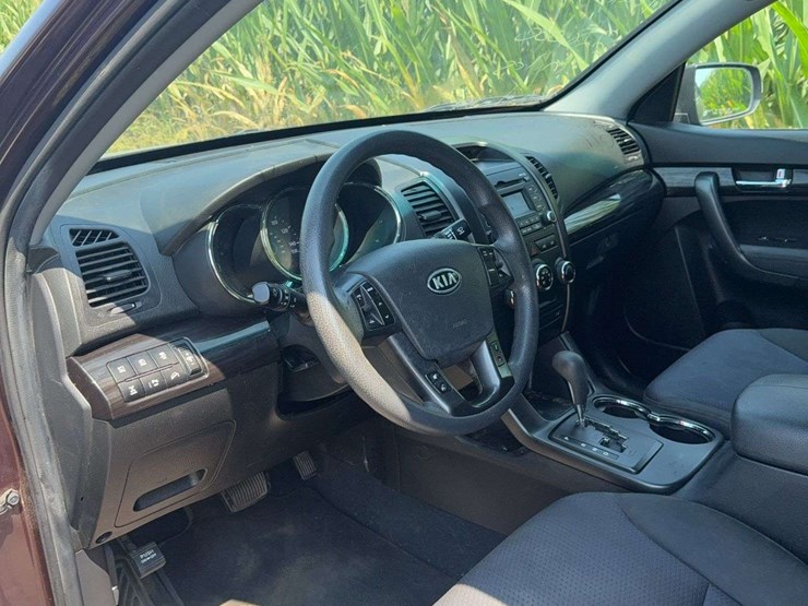 2011-kia-sorento-image-7