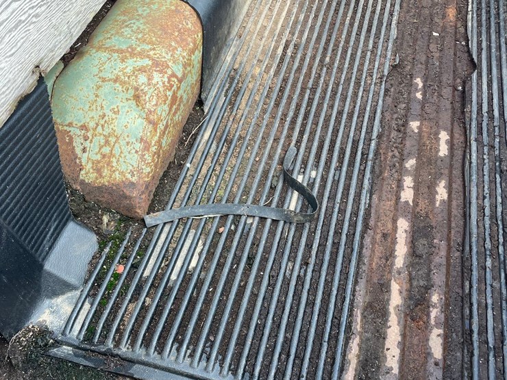 8ft-pickup-tool-box-image-13