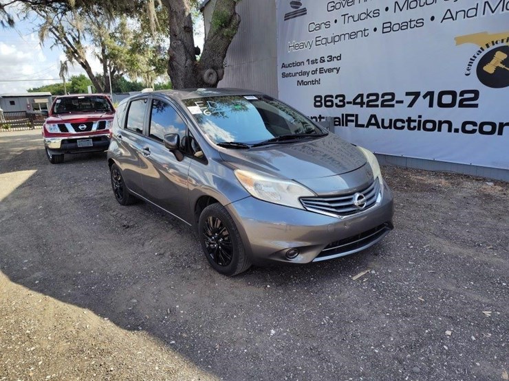 2016-nissan-versa-note-runs/moves-s-image-2
