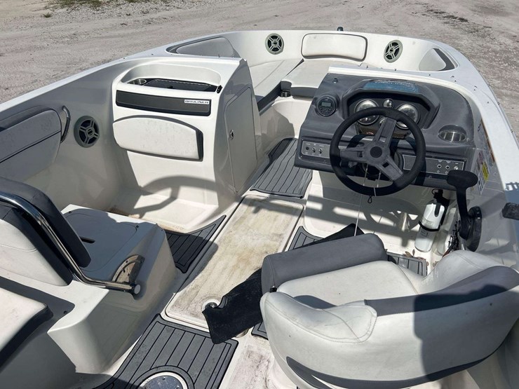 2017-bayliner-vr5-21ft-bowrider-boat-with-29ft-t/a-boat-trailer-image-22