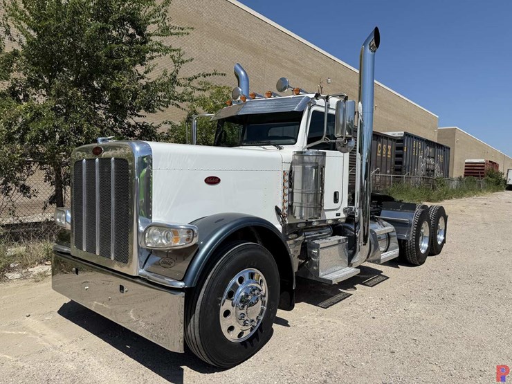 2014-peterbilt-389-image-1