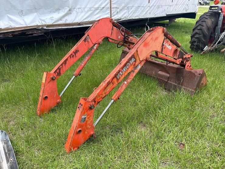 kubota-la853-loader-arm-image-3