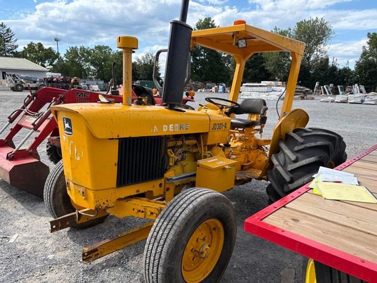 john-deere-301a-image-2