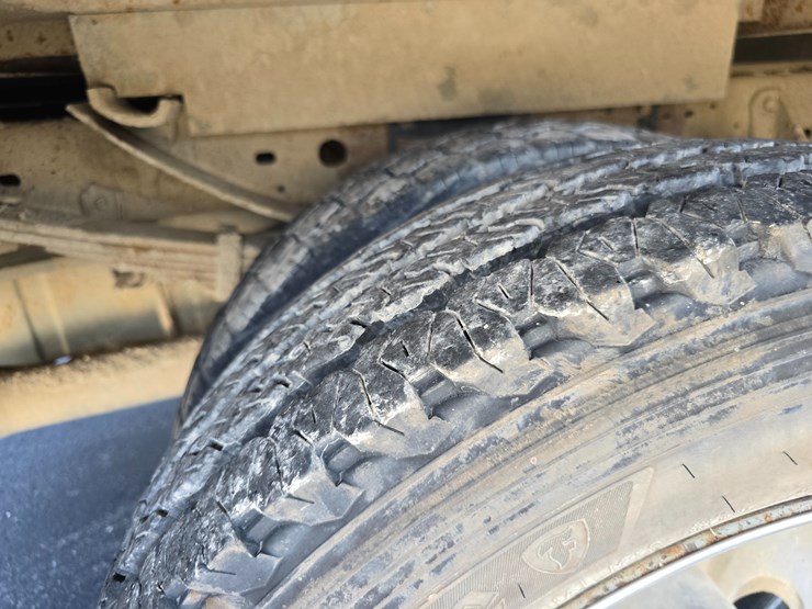 2000-ford-f550-image-56