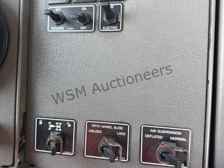 2006-kenworth-t300-image-22